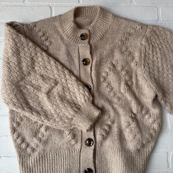 Oversized Women's Beige Big Button Puff Sleeve Cardigan Sweater sz L/XL - Picture 1 of 5